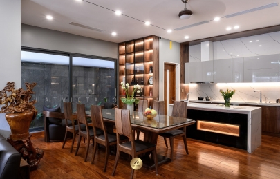 Gợi ý top 5 mẫu bàn ăn gỗ óc chó nên mua